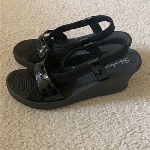 Skechers sandals size 8